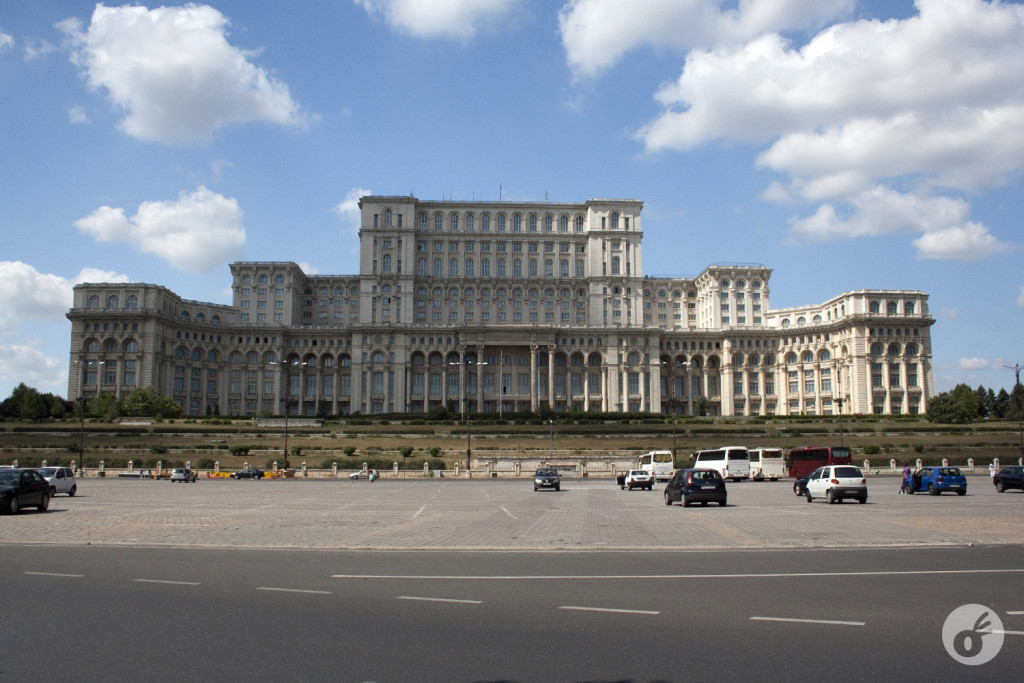 O Parlamento Romeno: um edifício equivalente à megalomania de seu mentor.